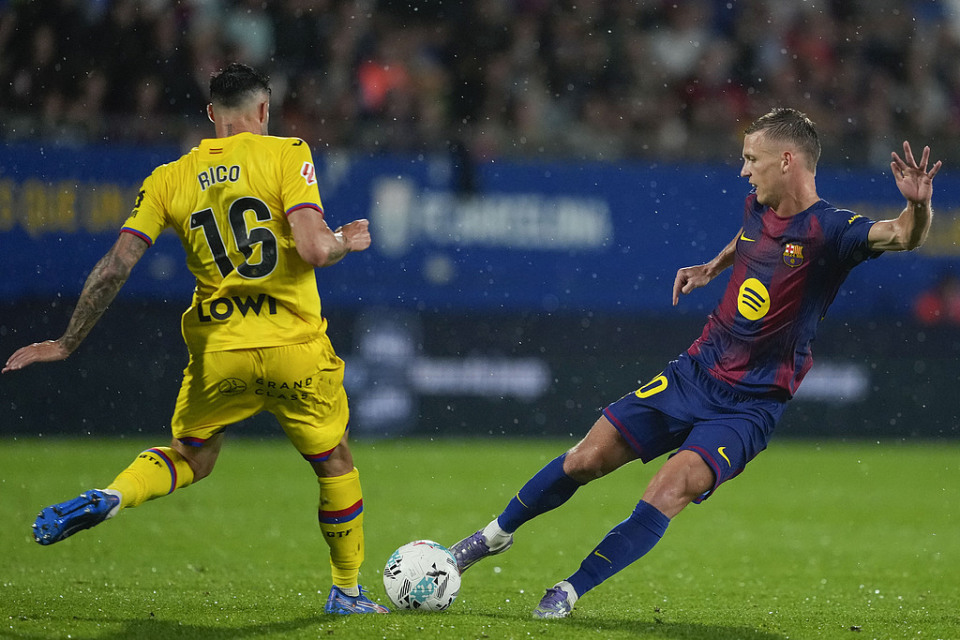 的薯片人奥, 他先是在比, om 的薯片人奥, 他先是在比, om