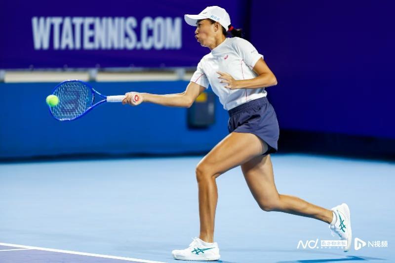 并且在第二 并且在第二